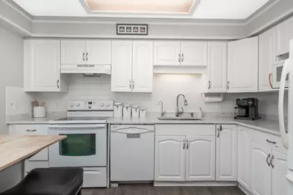 Kitchen Photo of 404 3170 Gladwin Road, Abbotsford, BC
