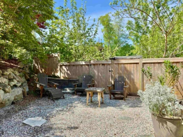Kitchen Photo of 5836 Marine Way, Sechelt, BC