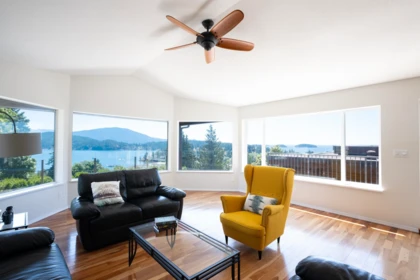 485 Abbs Road, Gibsons, BC, Gibsons — Single Family Residence for sale