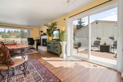 Breakfast Nook Photo of 630 Thacker Avenue, Hope, BC