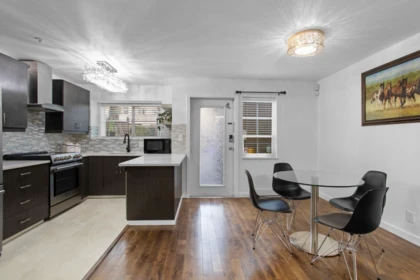 Kitchen Island Photo of 38 12449 191 Street, Pitt Meadows, BC