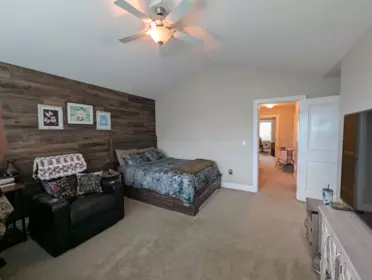 Walk-In Closet Photo of A 46986 Russell Road, Chilliwack, BC