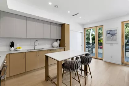 1 60 E 17th Avenue, Vancouver, BC, Vancouver — Half Duplex for sale