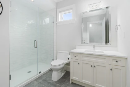 Guest Bathroom Photo of 16539 29a Avenue, Surrey, BC