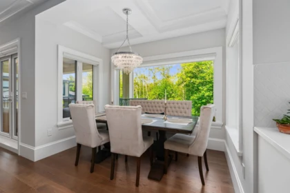 Kitchen Island Photo of 16539 29a Avenue, Surrey, BC