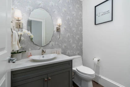 Primary Bathroom Photo of 16539 29a Avenue, Surrey, BC
