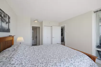 Hallway Photo of 2307 2980 Atlantic Avenue, Coquitlam, BC