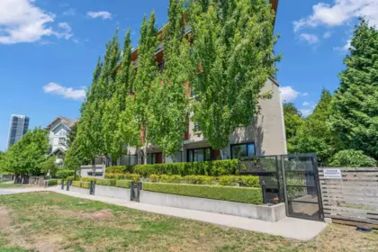 Office / Den Photo of 408 13931 Fraser Highway, Surrey, BC