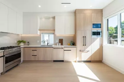 Kitchen Island Photo of 4 3940 Eton Street, Burnaby, BC