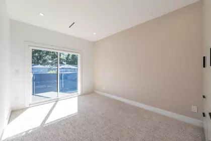 Walk-In Closet Photo of 4 3940 Eton Street, Burnaby, BC