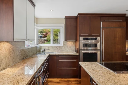 Breakfast Nook Photo of 4812 Headland Close, West Vancouver, BC