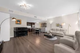 TH16 8677 Capstan Way, Richmond, BC