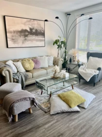 Family Room Photo of 417 14333 104 Avenue, Surrey, BC