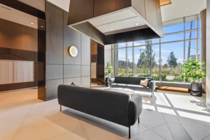 Entry Foyer Photo of 706 1500 Fern Street, North Vancouver, BC
