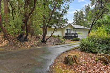 Community Amenities Photo (Clubhouse) of 505 Bayview Drive, Mayne Island, BC