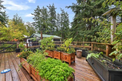 Kitchen Island Photo of 505 Bayview Drive, Mayne Island, BC