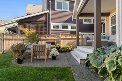 Front Yard Photo of 2 45142 Nicomen Crescent, Chilliwack, BC