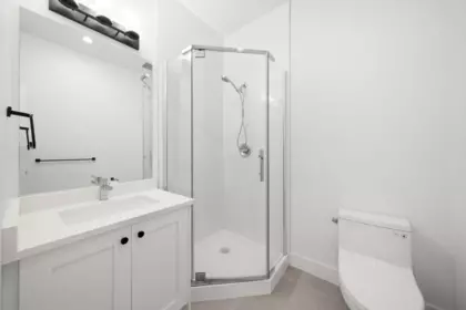 Walk-In Closet Photo of 16782 21a Avenue, Surrey, BC
