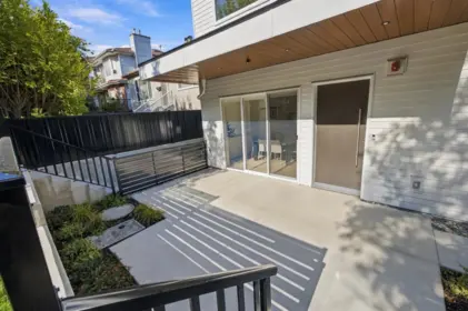 1 3185 Graveley Street, Vancouver, BC, Vancouver — Half Duplex for sale
