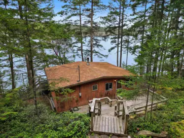 707 Wilks Road, Mayne Island, BC, Mayne island — Single Family Residence for sale