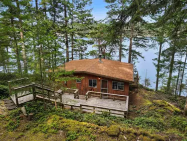707 Wilks Road, Mayne Island, BC, Mayne island — Single Family Residence for sale