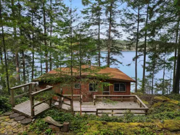 707 Wilks Road, Mayne Island, BC, Mayne island — Single Family Residence for sale