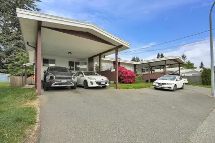 2075 Ware Street, Abbotsford, BC, Abbotsford — Duplex for sale