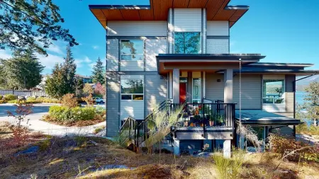201 5782 Marine Way, Sechelt, BC, Sechelt — Townhouse for sale
