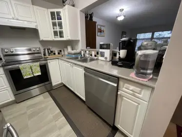408 15210 Guildford Drive, Surrey, BC, Surrey — Apartment/Condo for sale