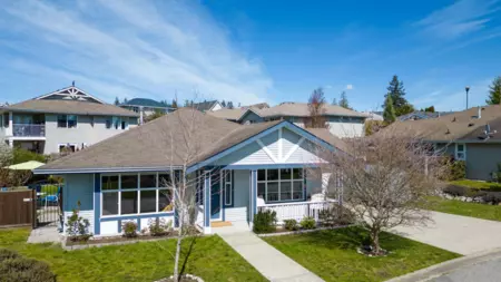 5670 Cascade Crescent, Sechelt, BC, Sechelt — Single Family Residence for sale