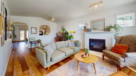5670 Cascade Crescent, Sechelt, BC, Sechelt — Single Family Residence for sale