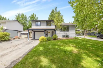 17093 61a Avenue, Surrey, BC, Surrey — Single Family Residence for sale