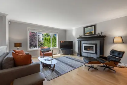 15579 17 Avenue, Surrey, BC, Surrey — Single Family Residence for sale