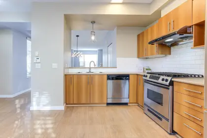 72 9229 University Crescent, Burnaby, BC, Burnaby — Townhouse for sale