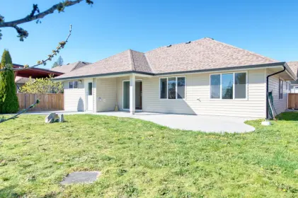 6257 Kevins Road, Sechelt, BC, Sechelt — Single Family Residence for sale