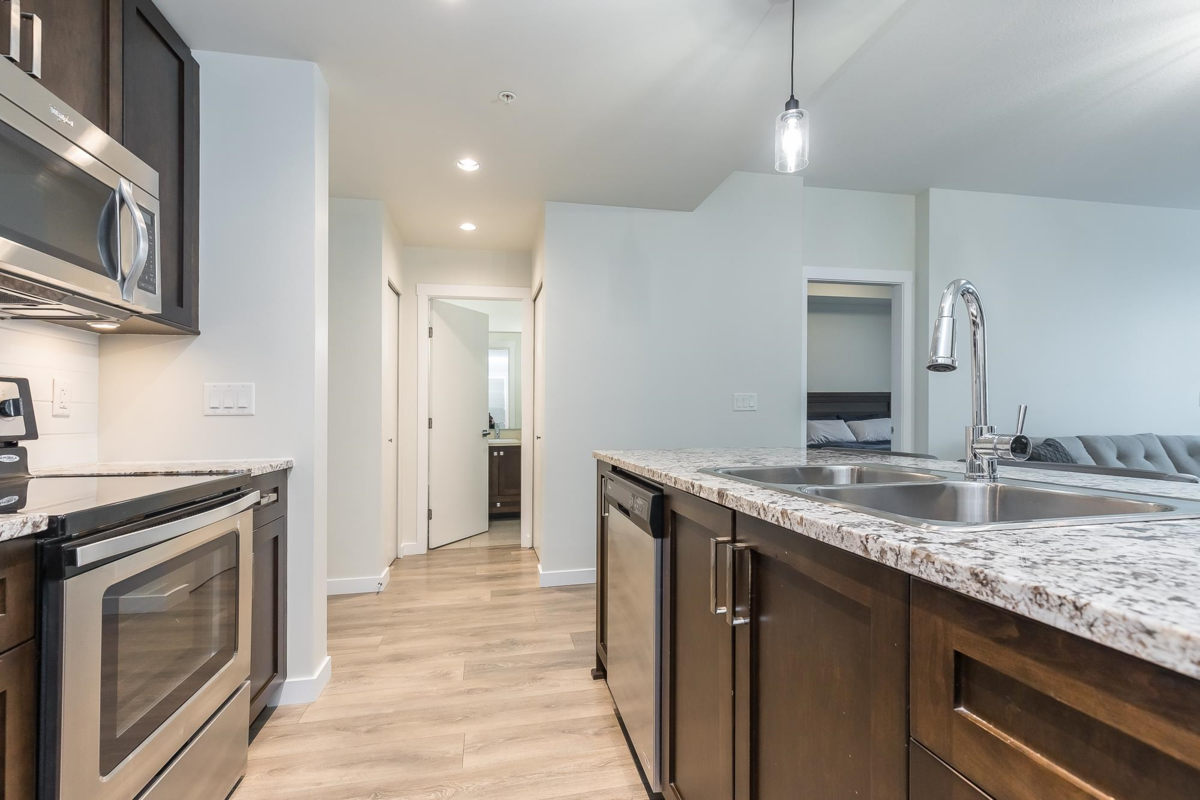 Primary Bedroom Photo of 305 2242 Whatcom Road, Abbotsford, BC