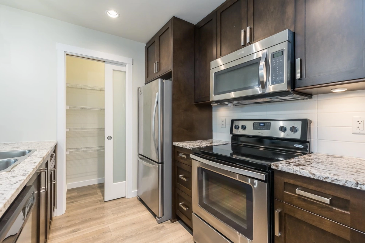 Walk-In Closet Photo of 305 2242 Whatcom Road, Abbotsford, BC