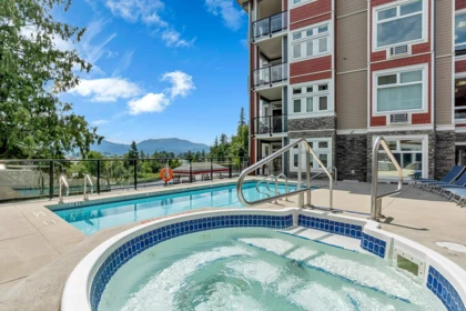 305 2242 Whatcom Road, Abbotsford, BC, Abbotsford — Apartment/Condo for sale