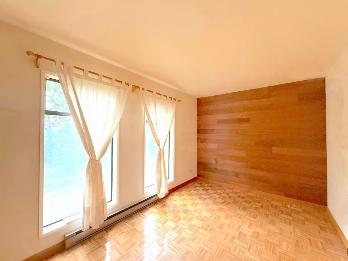 Guest Bathroom Photo of 1690 Cottage Way, Galiano Island, BC