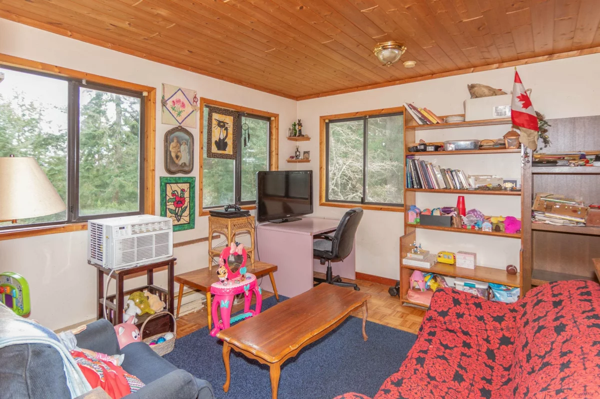 Laundry Room Photo of 1690 Cottage Way, Galiano Island, BC