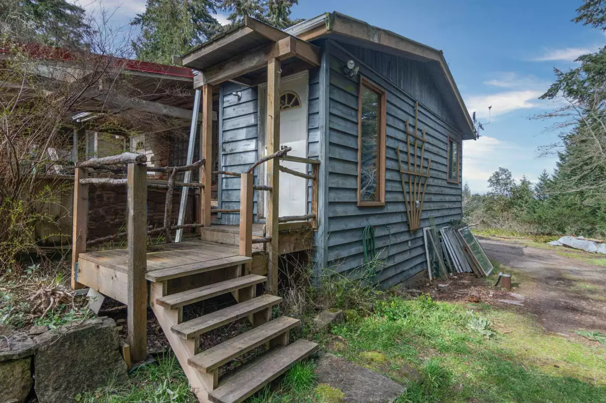 Loft / Bonus Room Photo of 1690 Cottage Way, Galiano Island, BC