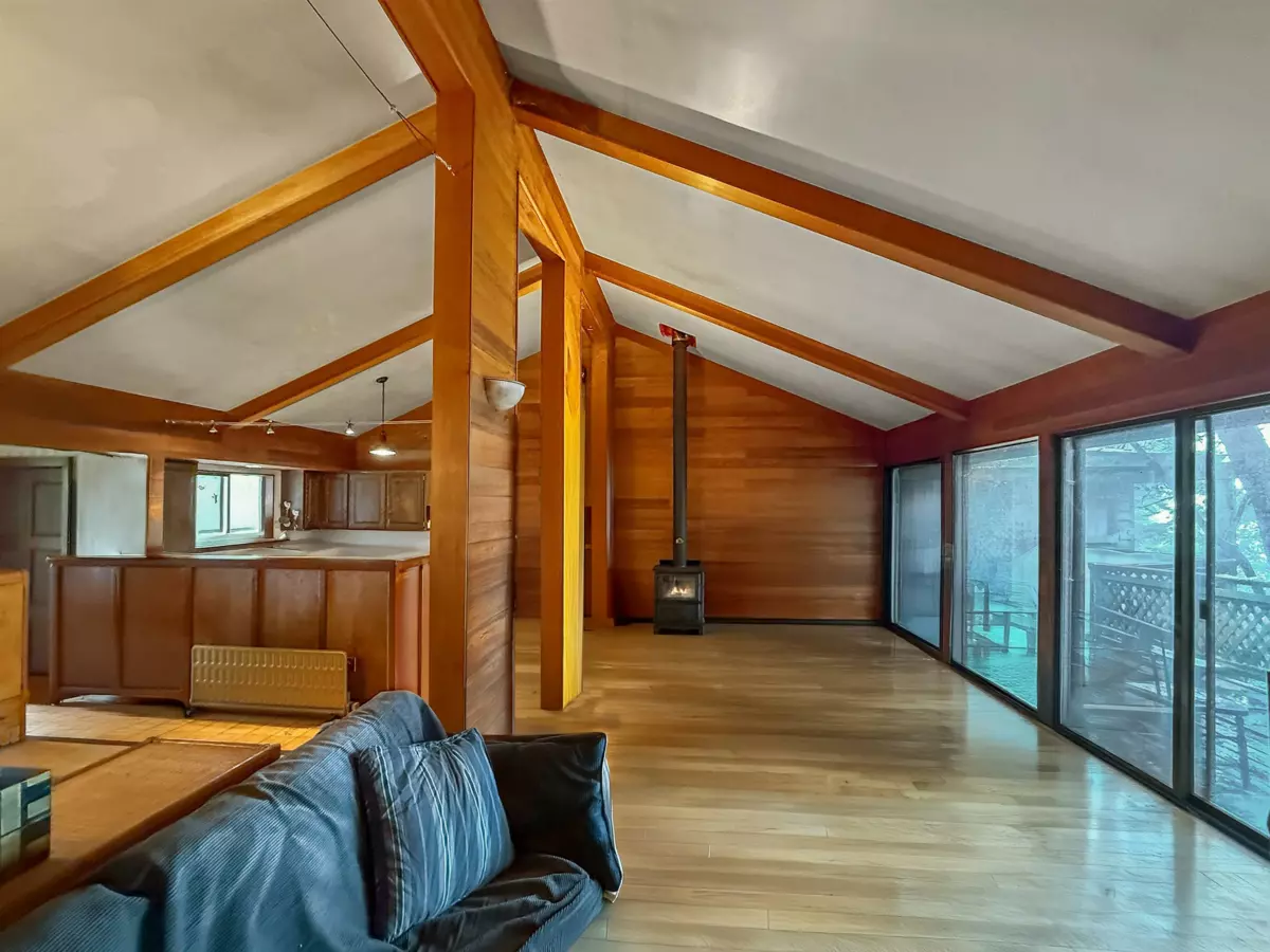 Primary Bathroom Photo of 1690 Cottage Way, Galiano Island, BC