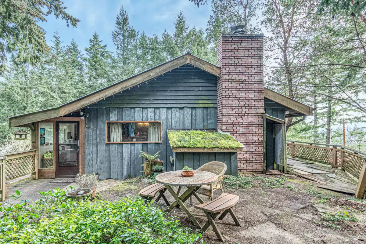 Primary Bedroom Photo of 1690 Cottage Way, Galiano Island, BC