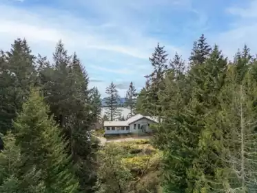 1690 Cottage Way, Galiano Island, BC, Galiano Island — Single Family Residence for sale