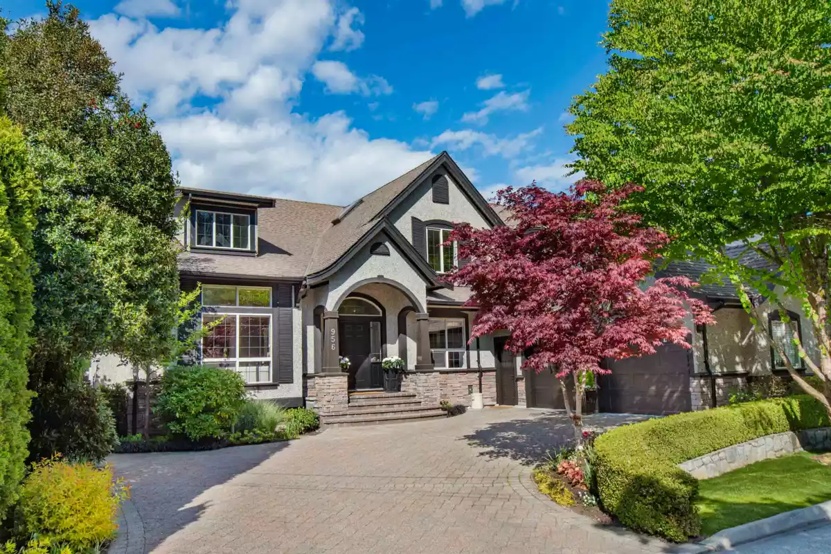 Living Room Photo of 956 Belmont Avenue, North Vancouver, BC