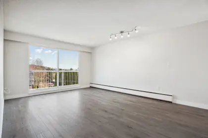 205 371 Ellesmere Avenue, Burnaby, BC, Burnaby — Apartment/Condo for sale