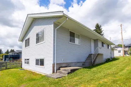 8135 Cedar Street, Mission, BC, Mission — Single Family Residence for sale