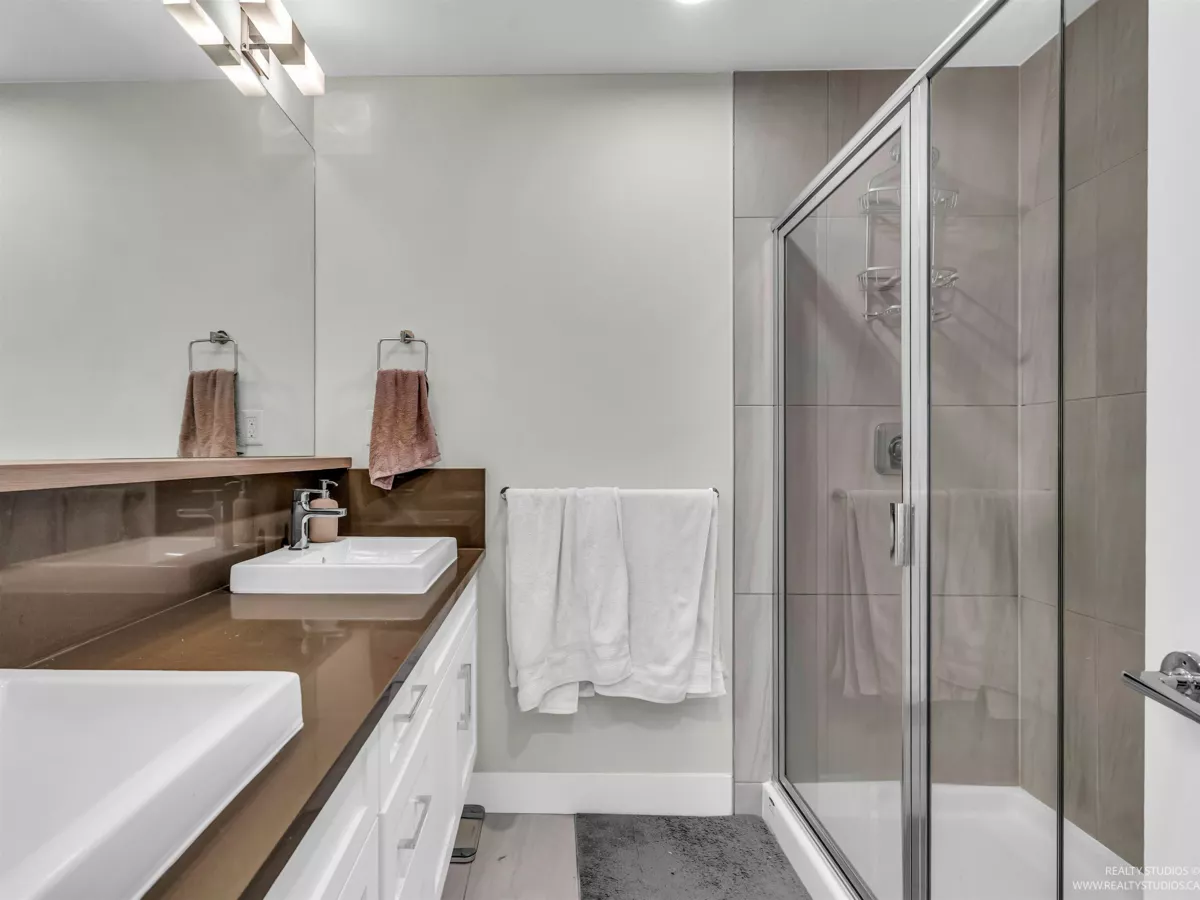 Hallway Photo of 559 4688 Hawk Lane, Tsawwassen, BC