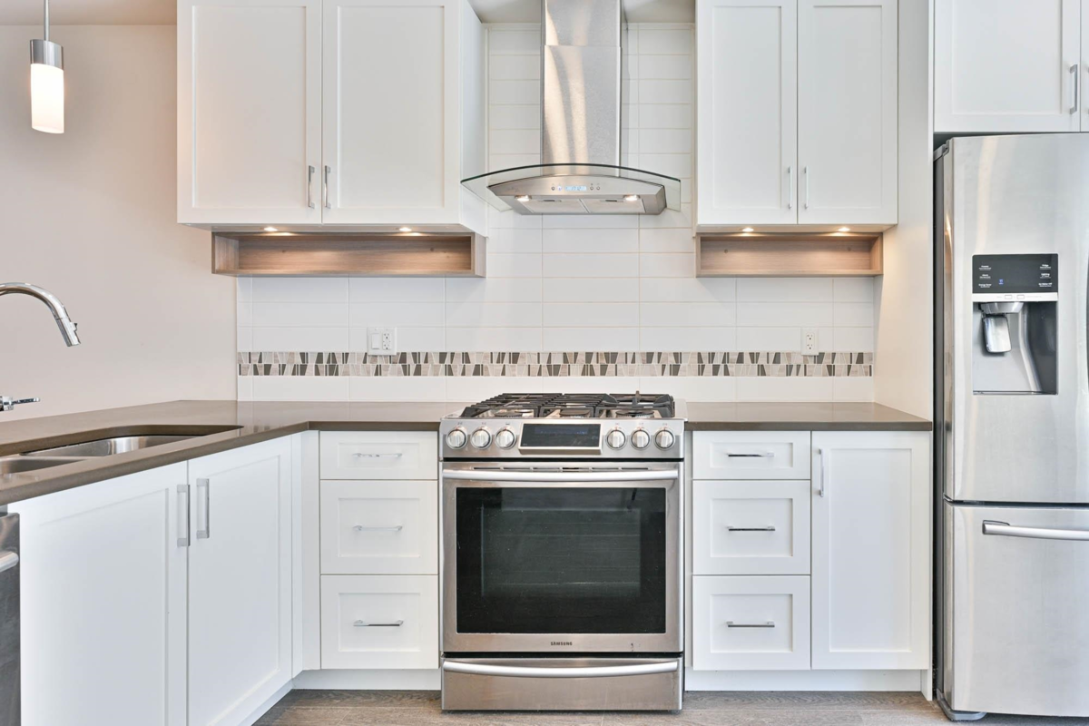 Kitchen Island Photo of 559 4688 Hawk Lane, Tsawwassen, BC