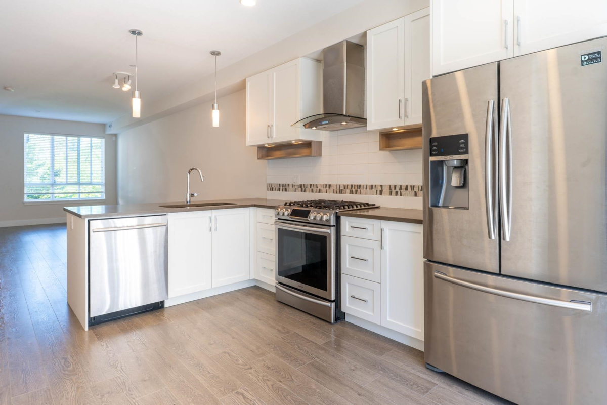 Kitchen Photo of 559 4688 Hawk Lane, Tsawwassen, BC